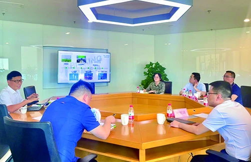 “领导关怀.引领前行” ——欢迎区领导一行莅临意昂体育考察指导